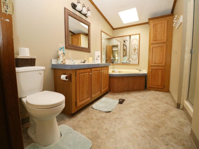Island Club Rental Home Bathroom