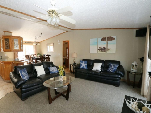 Island Club Rental Home Living Area